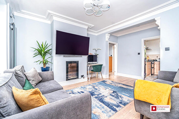 2 Bedroom Flat To Rent In Prout Road, Upper Clapton, Hackney, E5