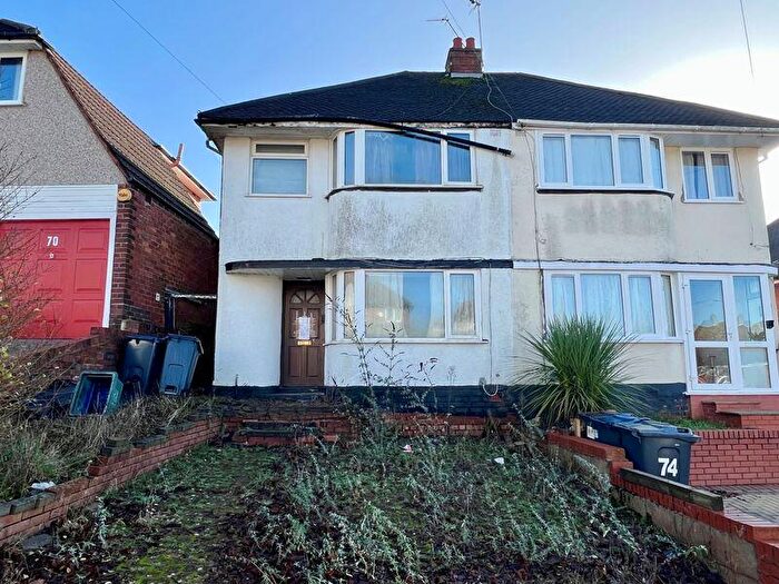 3 Bedroom Semi Detached House For Sale In Yarningale Road, Birmingham, B14