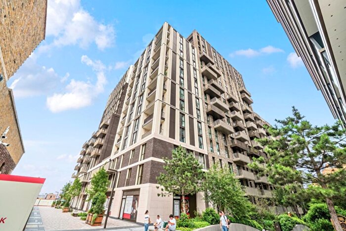 2 Bedroom Apartment To Rent In Boxwood Gardens, Wapping, E1W