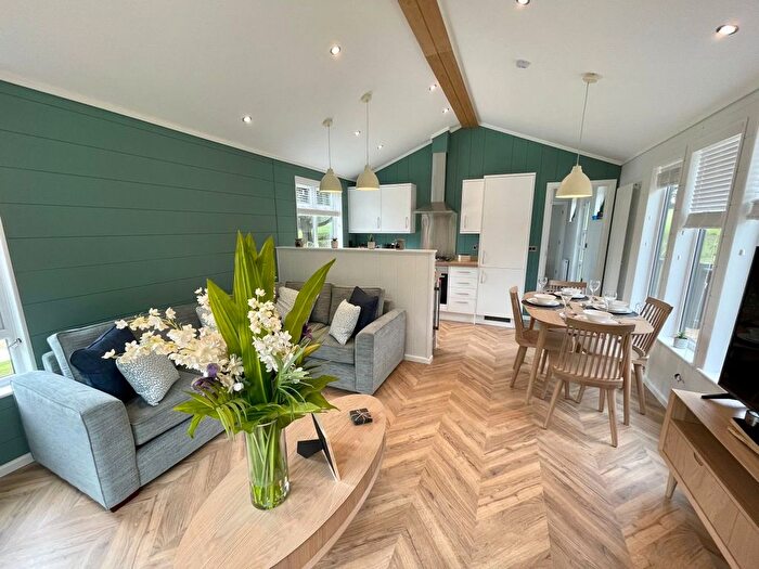 2 Bedroom Mobile/park Home For Sale In St. Tudy, Bodmin, PL30