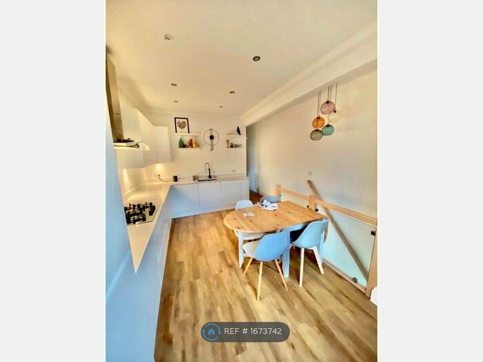 3 Bedroom Flat To Rent In Alexandra Park, London, N22