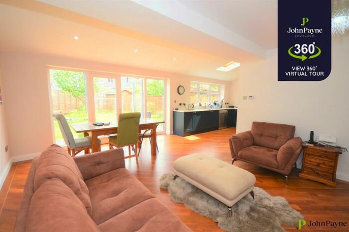 4 Bedroom Semi-Detached House To Rent In Stoneleigh Avenue, Earlsdon, Coventry, West Midlands, CV5