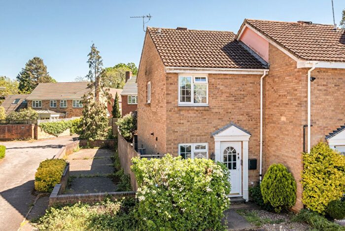 2 Bedroom End Of Terrace House For Sale In Finnart Close, Weybridge, KT13