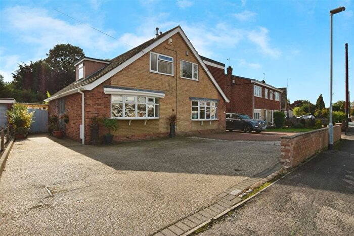 2 Bedroom Semi-detached Bungalow For Sale In Clough Garth, Hedon, Hull, HU12