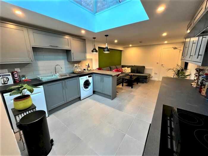 5 Bedroom End Of Terrace House To Rent In St. Margaret Road, Coventry, CV1