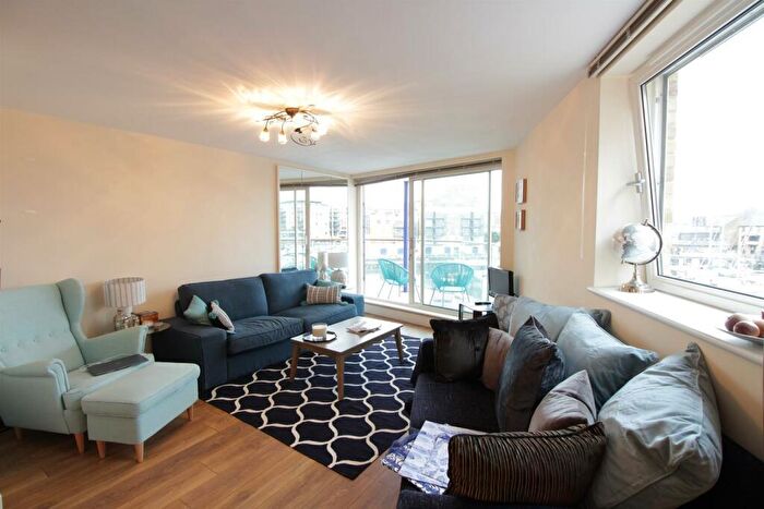 2 Bedroom Flat To Rent In Marina Heights, Limehouse, E14