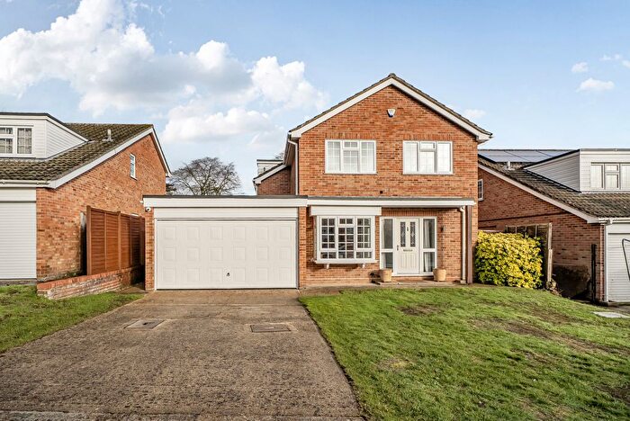 4 Bedroom Detached House For Sale In Picton Way, Caversham, Reading, RG4