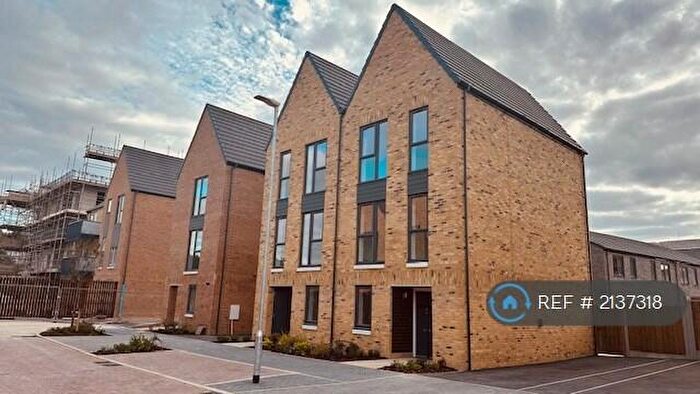 3 Bedroom Semi-Detached House To Rent In Longhoughton Avenue, Swanscombe, DA10