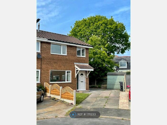 3 Bedroom Semi-Detached House To Rent In St. Clares Avenue, Preston, PR2