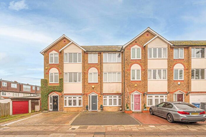 4 Bedroom House To Rent In Finchley Park, North Finchley, London, N12