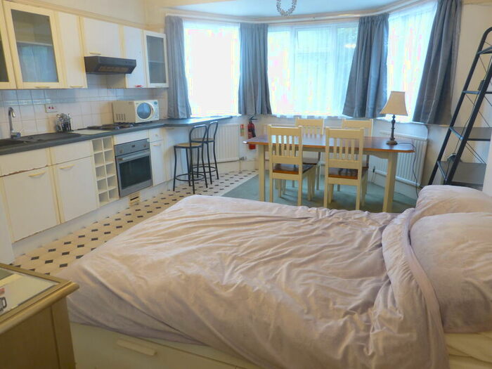 Property To Rent In Finchley Road, London, NW11