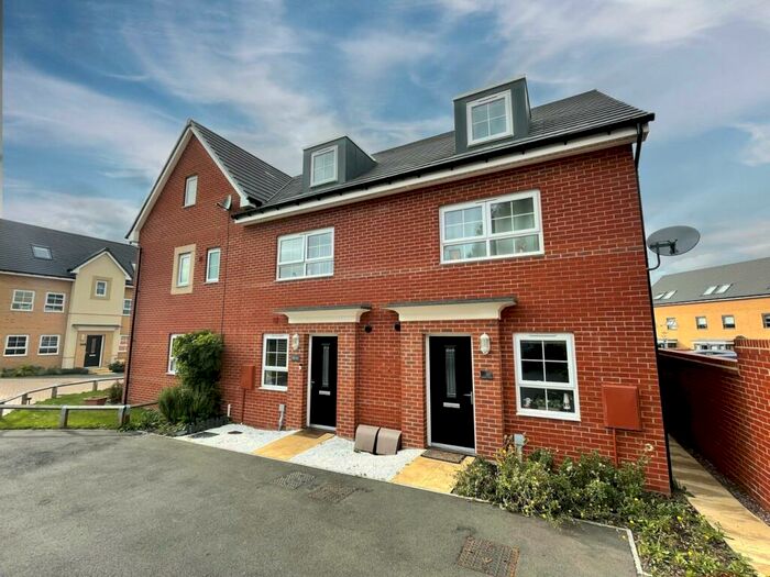 4 Bedroom Terraced House For Sale In Bolebec Avenue, Eagle Farm South, Milton Keynes, MK17