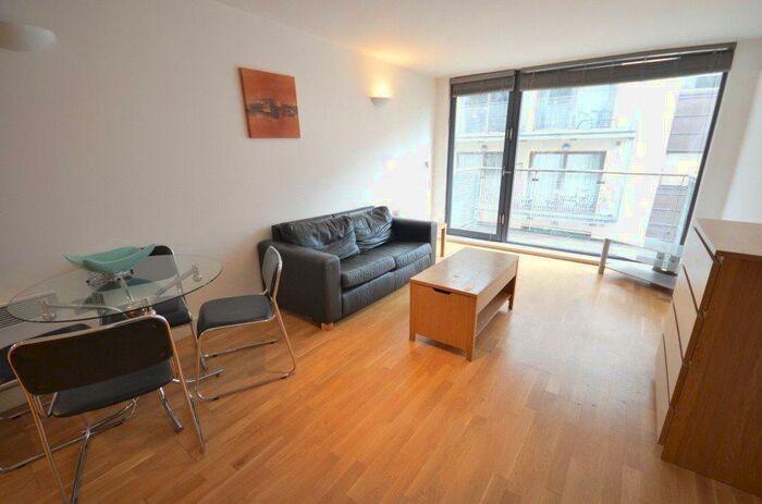 1 Bedroom Apartment To Rent In Advent, Manchester City Centre, Manchester, M4