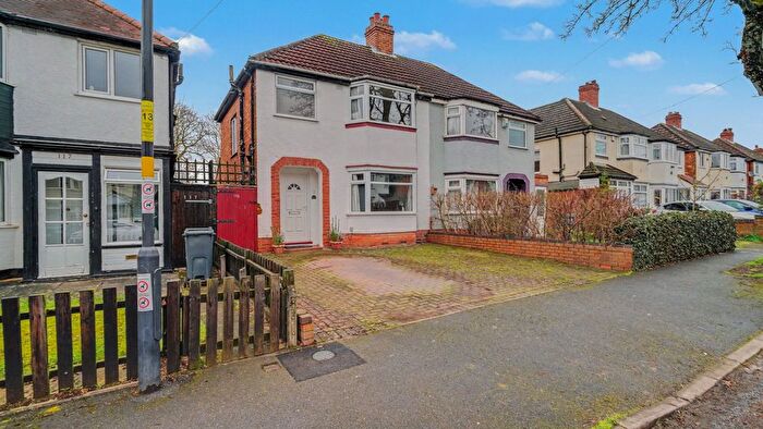 3 Bedroom Semi-detached House For Sale In Sandgate Road, Birmingham, B28