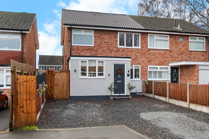 3 Bedroom Semi Detached House For Sale In Kendal Close, Bromsgrove, B60