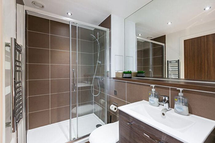 1 Bedroom Flat To Rent In Britannia Point, - Christchurch Road, Colliers Wood, London, SW19