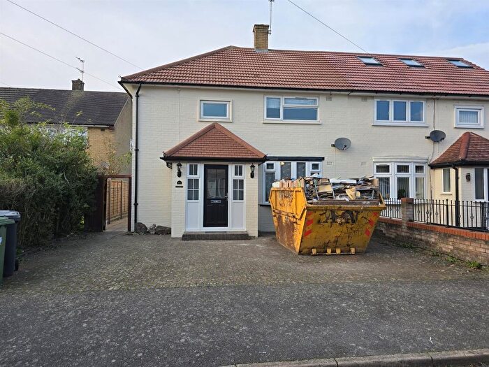 3 Bedroom Semi-Detached House To Rent In Wetherby Road, Borehamwood, WD6