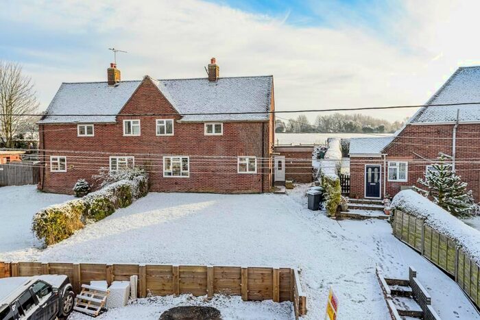 3 Bedroom Semi-Detached House For Sale In Chaddleworth, Berkshire, RG20