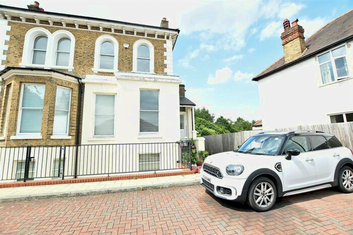 1 Bedroom Flat To Rent In Woodlands Road, Isleworth, TW7