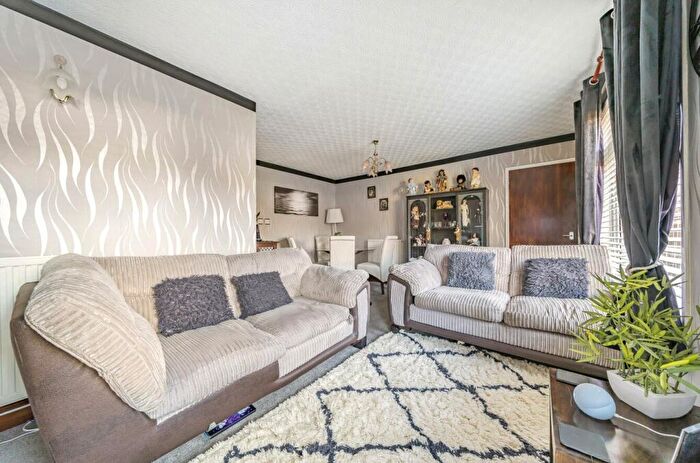 2 Bedroom Bungalow For Sale In Glandwr Park, Builth Wells, Powys, LD2