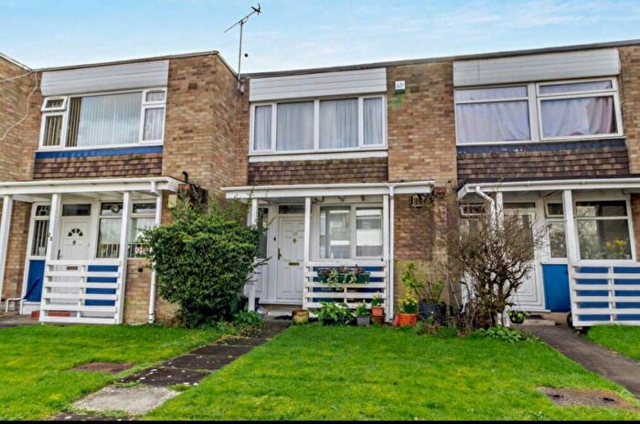 2 Bedroom Terraced House For Sale In Nursery Road, Pinner, HA5