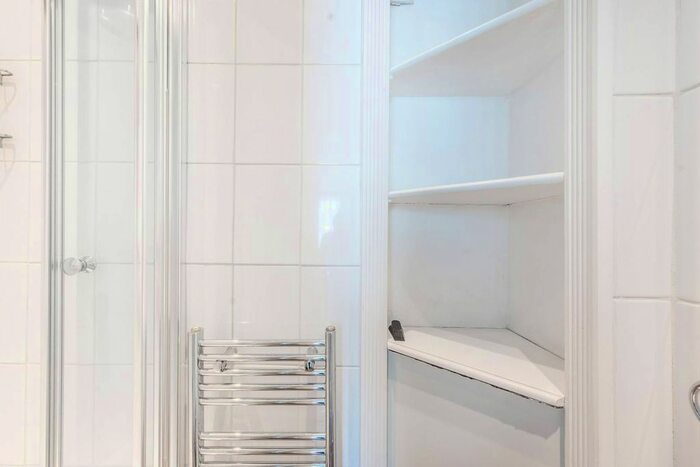 2 Bedroom Flat To Rent In Harcourt Terrace, Chelsea, London, SW10