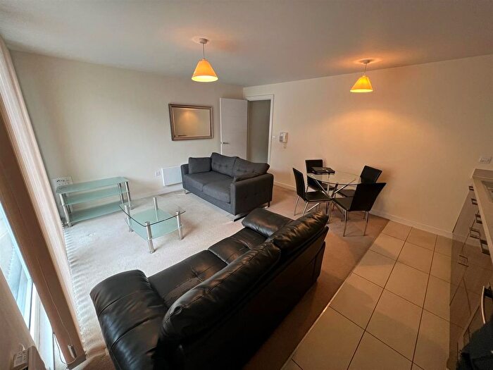 2 Bedroom Flat To Rent In Spectrum, Block, Blackfriars Road, M3