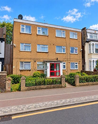 2 Bedroom Flat To Rent In Lea Bridge Road, London, E10