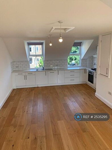 2 Bedroom Flat To Rent In Sportsman Place, London, E2