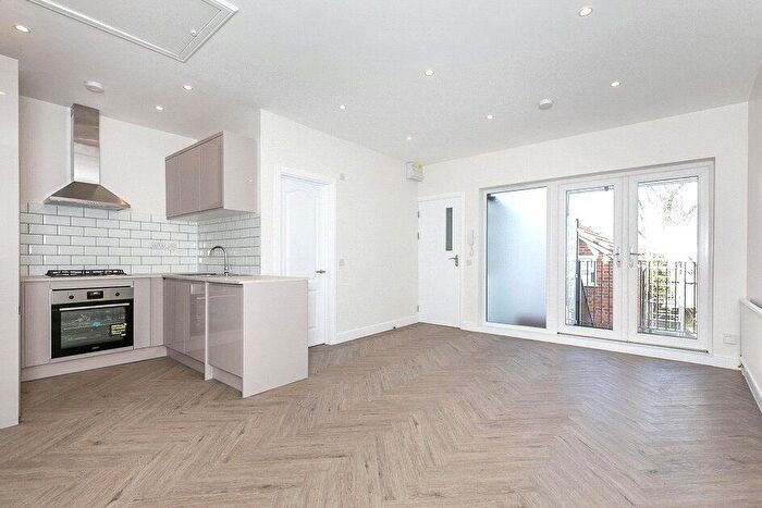 2 Bedroom Apartment To Rent In Station Road, Horley, Surrey, RH6