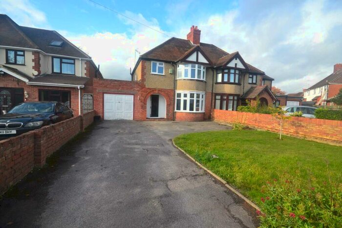 4 Bedroom Semi-Detached House To Rent In Culver Lane, Reading, RG6