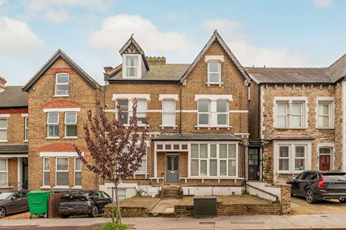 1 Bedroom Flat To Rent In Birdhurst Road, South Croydon, CR2