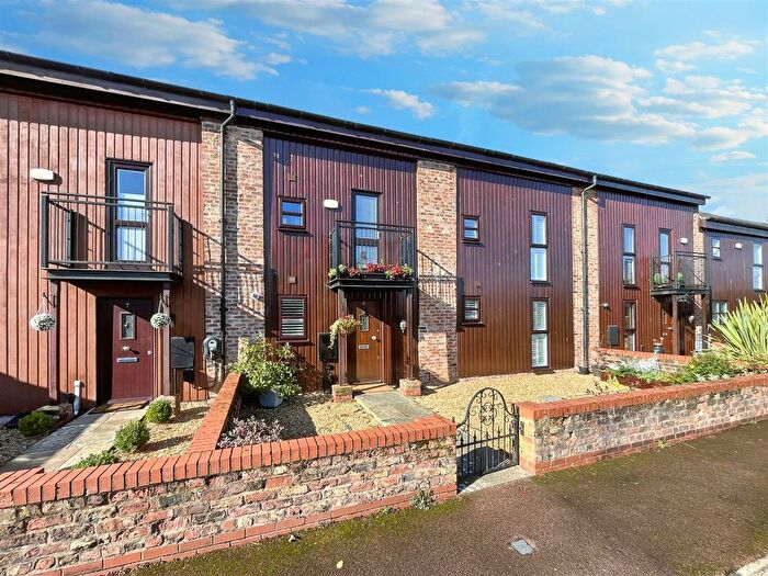 3 Bedroom Town House For Sale In Ackers Barn Courtyard, Carrington, Manchester, M31