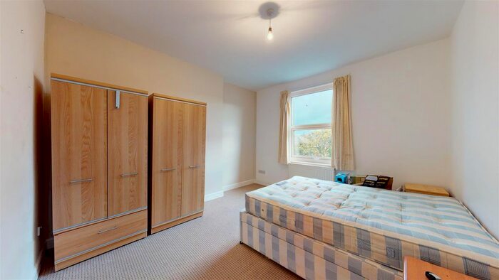 1 Bedroom Flat For Sale In Granville Road, Broadstairs, CT10