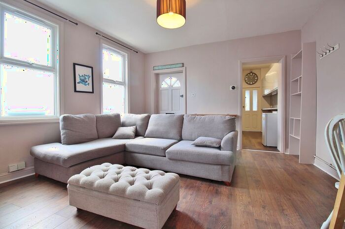 2 Bedroom Flat To Rent In Linkfield Road, Isleworth, TW7