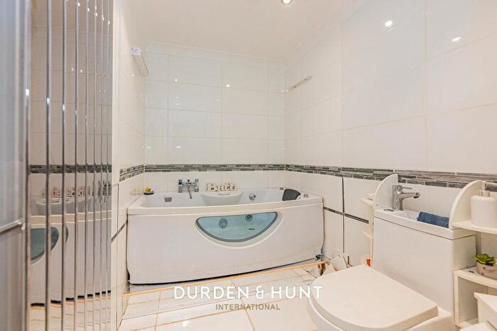 1 Bedroom Apartment For Sale In Ireton Street, Bow, E3