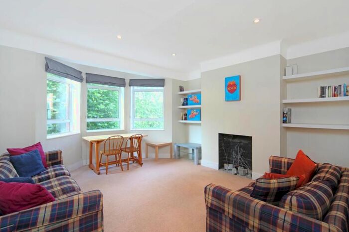 3 Bedroom Flat To Rent In Parsons Green, Fulham, London, SW6