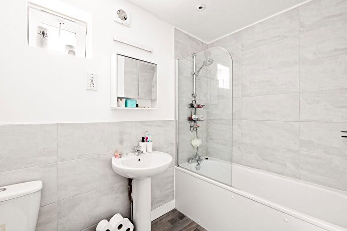 2 Bedroom Flat To Rent In Cobden Road, Folkestone, CT19