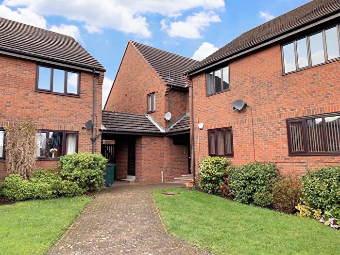 2 Bedroom Apartment To Rent In Hepscott Drive, Whitley Bay, NE25