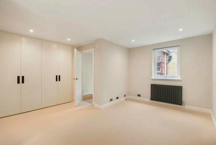 3 Bedroom Flat To Rent In Aldburgh Mews, London, W1U