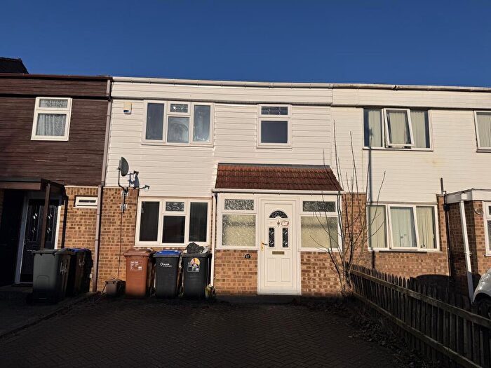 3 Bedroom House To Rent In Hangerfield Court, Northampton, NN3