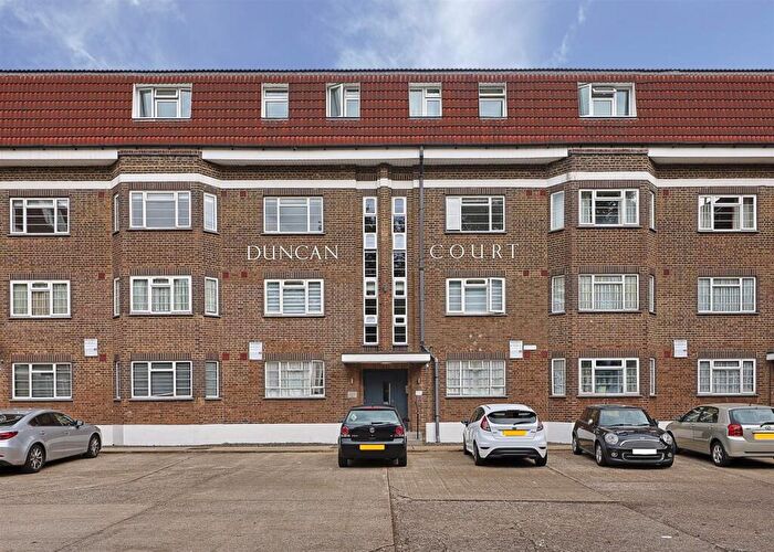 1 Bedroom Flat For Sale In Green Lanes, Winchmore Hill, N21