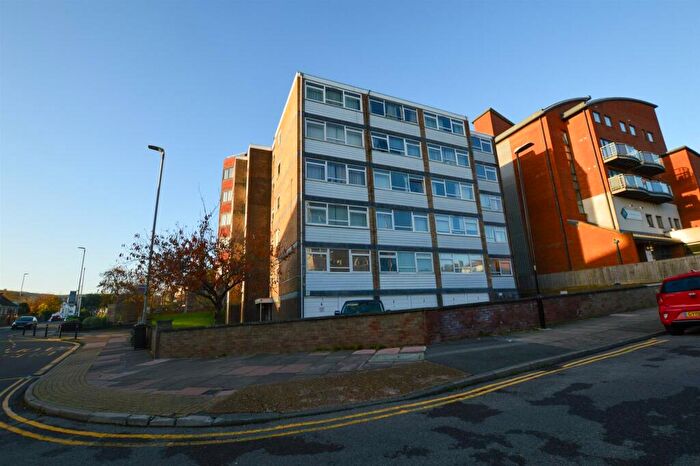 Flat To Rent In Upperton Road, Eastbourne, BN21