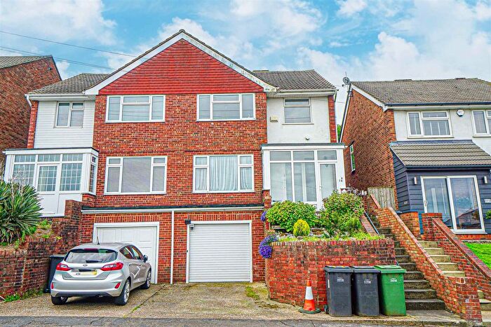 3 Bedroom Semi-Detached House For Sale In Amherst Road, Hastings, TN34