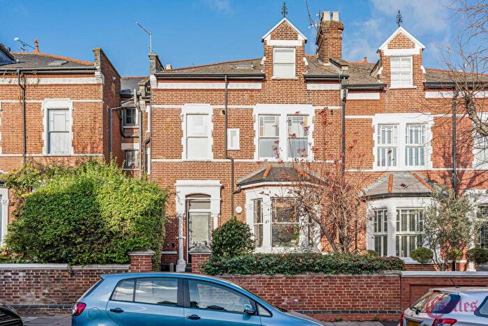 1 Bedroom Flat For Sale In Crouch Hall Road, N8