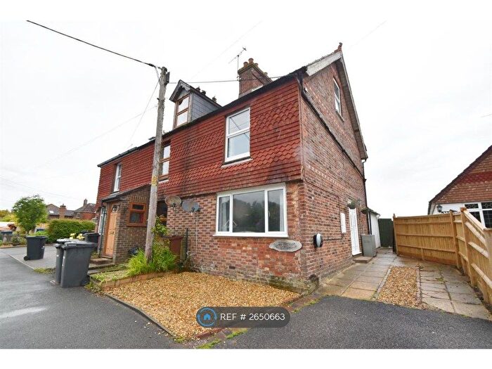 3 Bedroom Semi-detached House To Rent In Sunnyside Villas, Battle, TN33