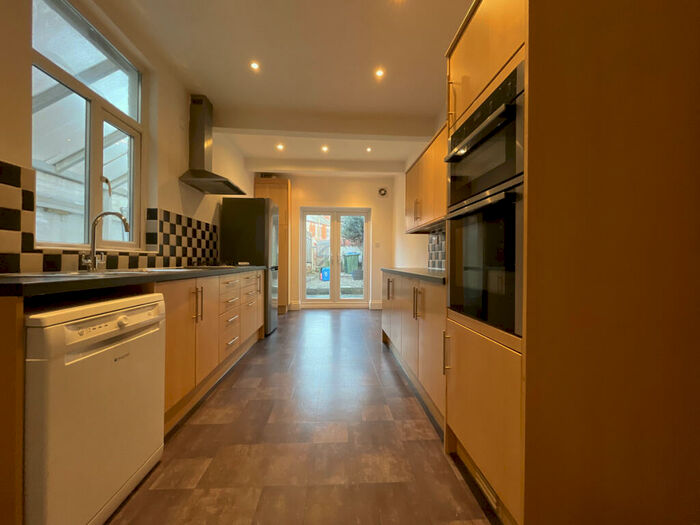 3 Bedroom Terraced House To Rent In Earlsdon Avenue North, Coventry, CV5