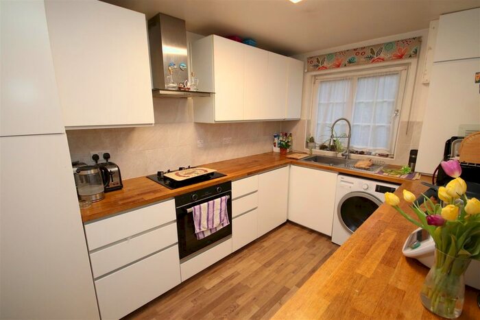 3 Bedroom End Of Terrace House For Sale In Page Close, Bean, Dartford, DA2