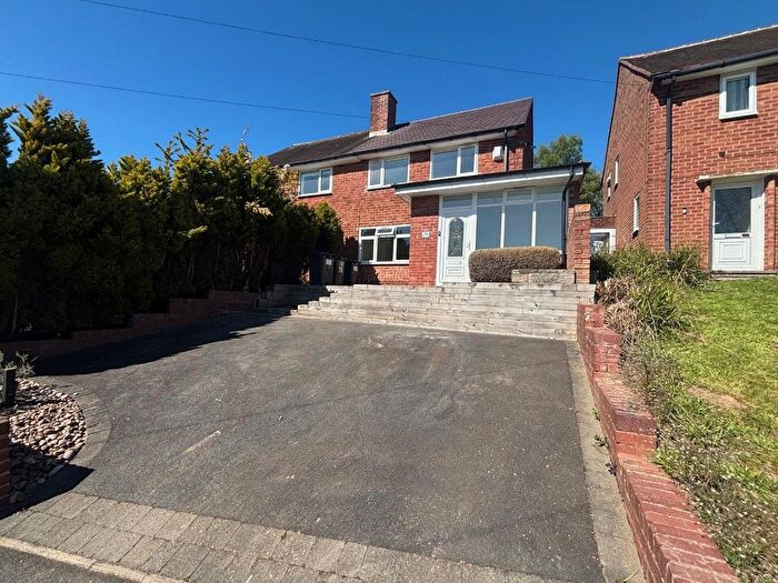 2 Bedroom Semi-Detached House To Rent In Kelfield Avenue, Birmingham, B17