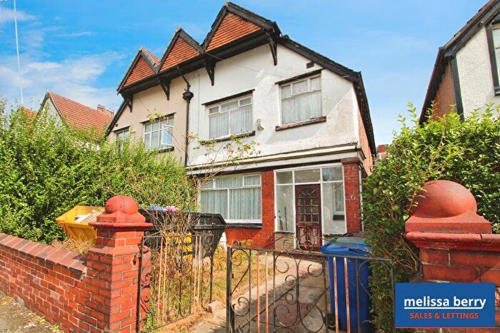 3 Bedroom Semi-Detached House For Sale In Lichfield Drive, Prestwich, Manchester, M25